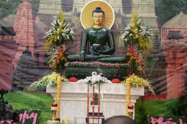 Protect the precious Jade Buddha - World Peace!