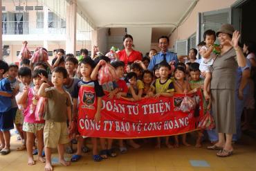 Long Hoang Security does charity at Tam Binh- Thu Duc