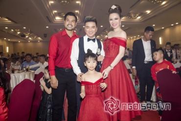 Ranked A celebrities and singers partied like "crazy" in Long Hoang Company's year end celebration.